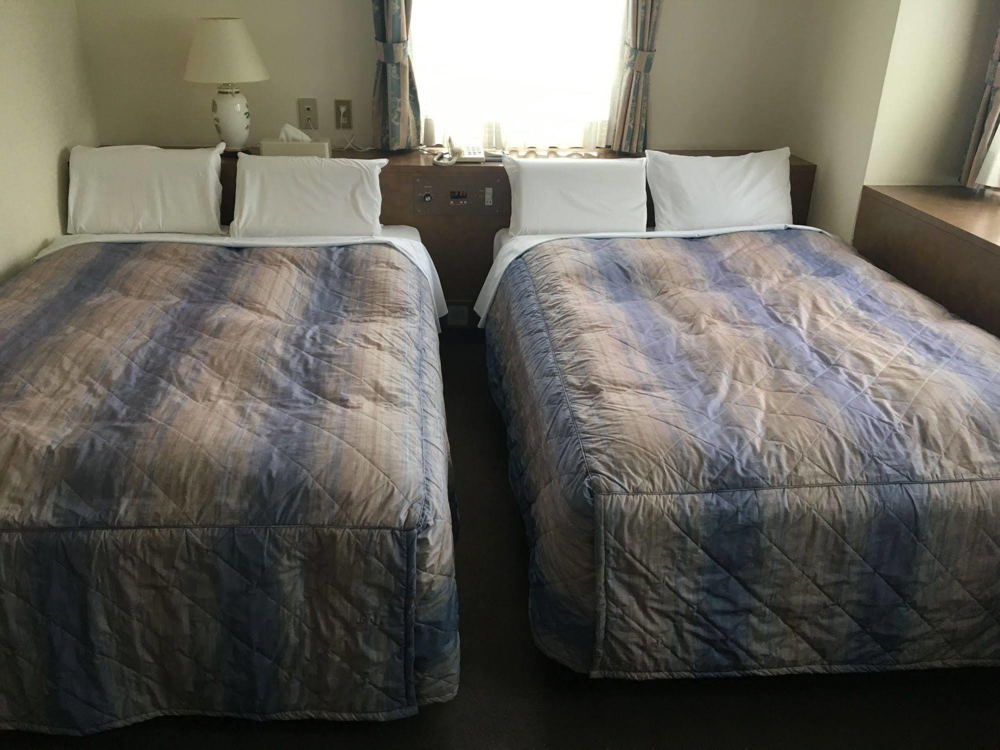 Hotel Crown Hills Matsuyama Мацуяма Екстериор снимка